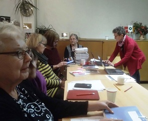 Outi Pautamo ja osallistujia