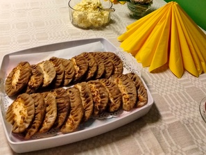 Tarjolla oli karjalanpiirakoita munavoilla