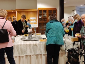 Kahvitorilla oli monenlaista herkkua