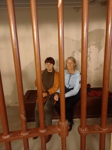 Sirkku ja Jaana tyrmässä