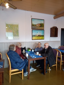 Konnunsuon kulttibaarissa kahvilla