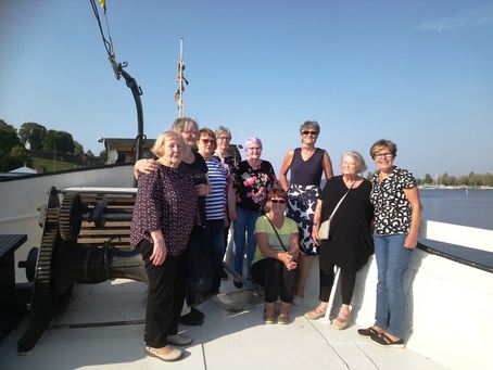 Prinsessa Armadan kannella, aurinkoinen iltapäivä syyskuun 10 päivä ja lämmintä +25C