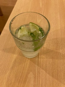 Mojito sisältää, limeä ja minttua
Kuva Jaana Kauppinen