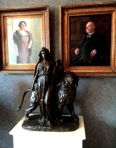 Lexpatsas josta suurempi versio on presidentin linnassa Helsingissä, Säätytalolla virallinen patsas. Svinhufvud on saanut patsaas lahjaksi ennen presidentiytään
Kuva P. Hovila