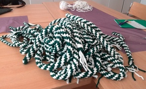 Tälläinen kasa jumppahäntiä lähetettiin Reumaliittoon lastenreuman ensitietopakettiin