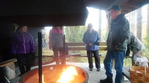 Esteetön helposti saavutettava laavu Korkea-Ahossa