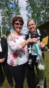 Sirkku toi Lappeenrannan reumayhdistyksen tervehdyksen juhliin. Imatralaiset saivat oman geokätkön