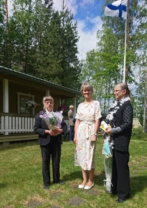 Jaana toi aluetoimikunnan tervehdyksen 